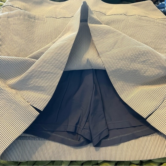 S.C. & Co skort athletic w/built in shorts and white/blue stripes Women’s XL - Picture 5 of 7